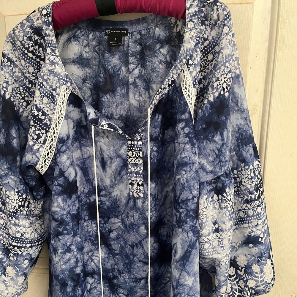 New Directions, New without tags. Blue and white pullover.